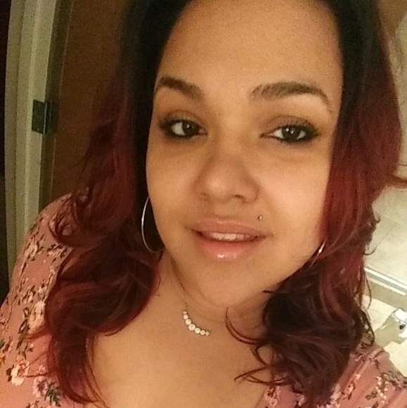 Meet your Posher, Danielle - Picture 1 of 1